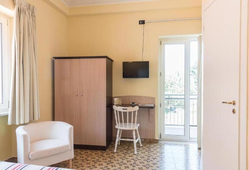 Номер Комфорт Индивидуальный, Albergo Carpino
