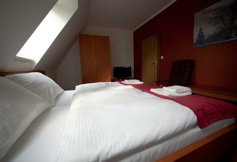 اتاق استاندارد, Kramářova Chata