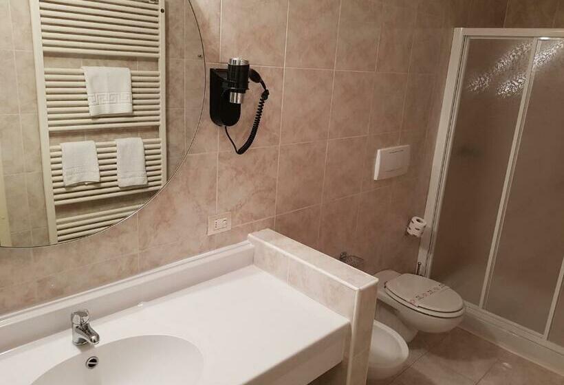 חדר סטנדרט, Le Cardinal