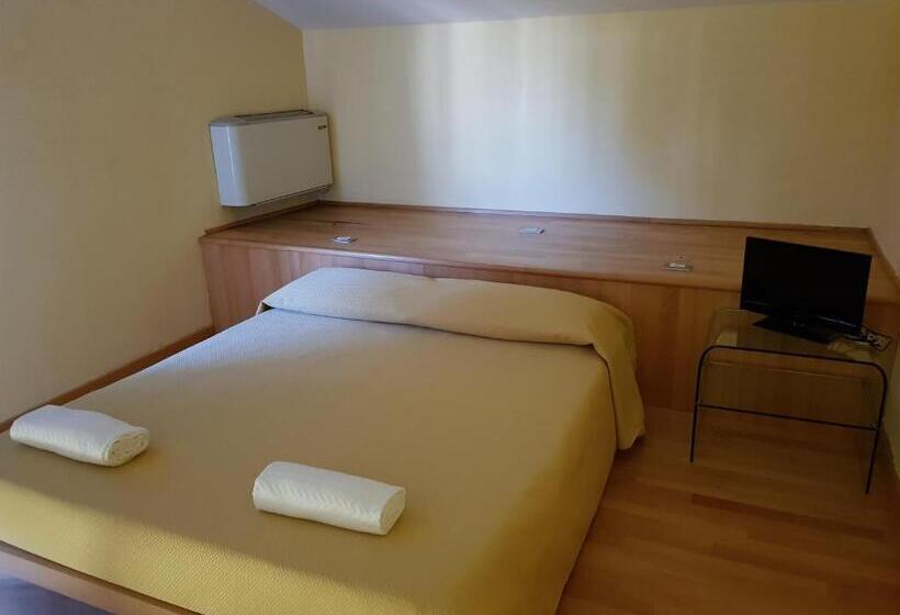 חדר סטנדרט, Le Cardinal