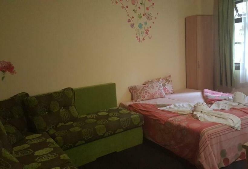 山の見えるジュニアスイート, Complex Cherni Vrah