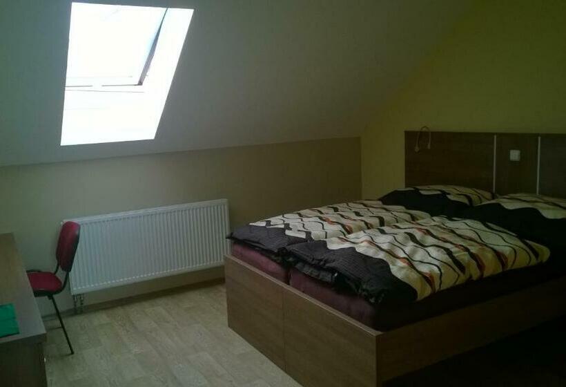 סוויטה, Penzion Toscana