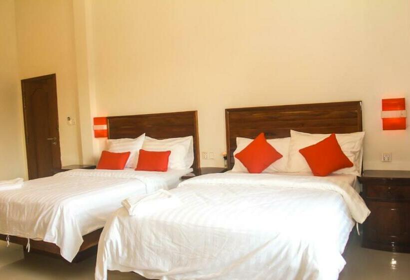 标准三人间, Sokha Home