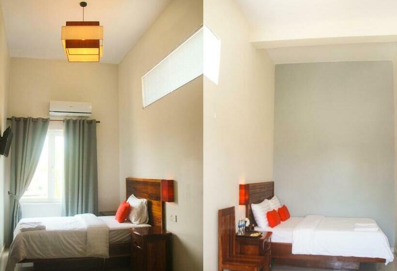 标准三人间, Sokha Home