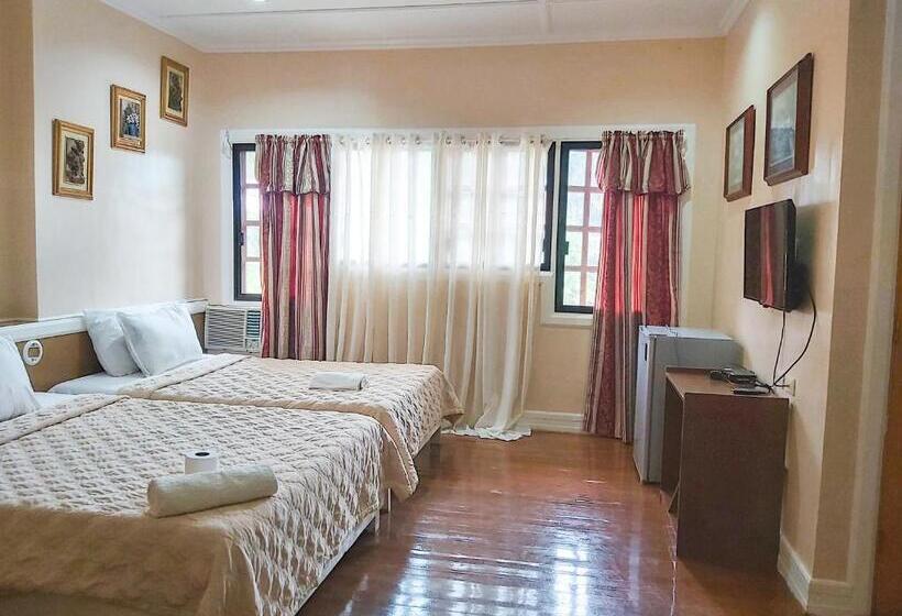 اتاق خانوادگی, Stefanie Grace Paradise Inn