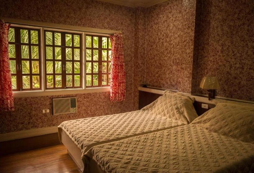 اتاق استاندارد, Stefanie Grace Paradise Inn