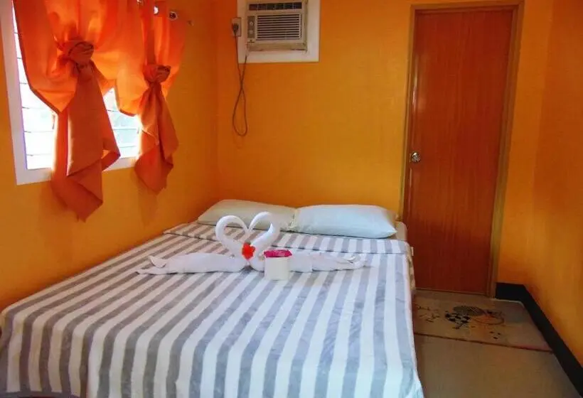 デラックスルーム, Stefanie Grace Paradise Inn