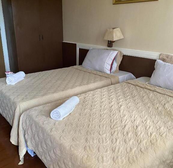 اتاق استاندارد, Stefanie Grace Paradise Inn