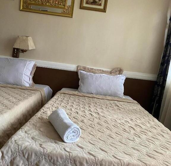 اتاق استاندارد, Stefanie Grace Paradise Inn