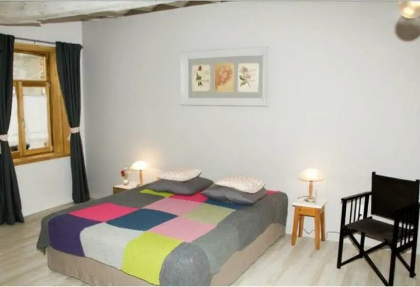 スタンダードルーム, B&b La Cense Du Pont