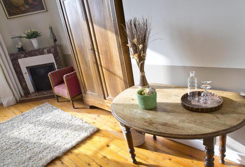 プールビュースタンダードルーム, Château Richelieu