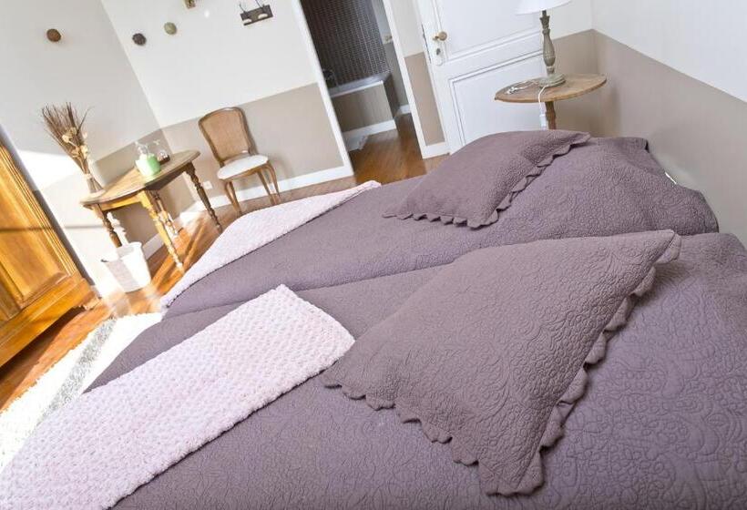 プールビュースタンダードルーム, Château Richelieu