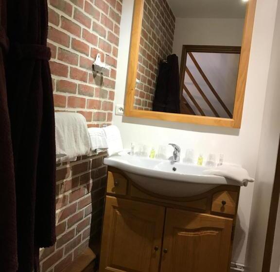 غرفة عائلية مطلّة علي الحديقة, La Nicoulette