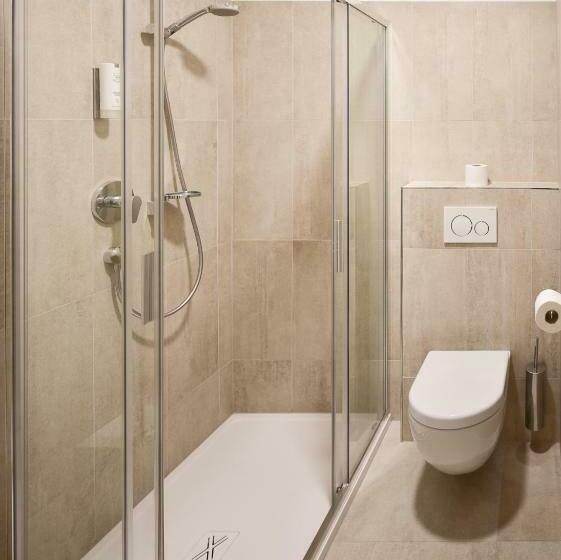 غرفة قياسية مزوَّدة بشُرفة, Pension Martha