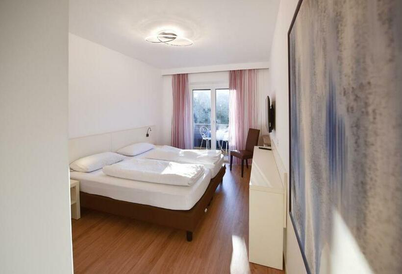 חדר סטנדרט עם מרפסת, Pension Martha