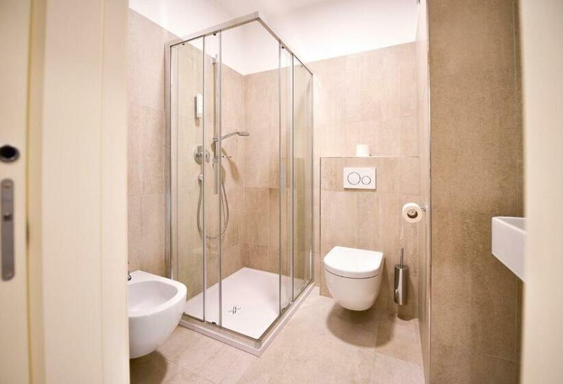 غرفة قياسية فردية مزودة بشُرفة, Pension Martha