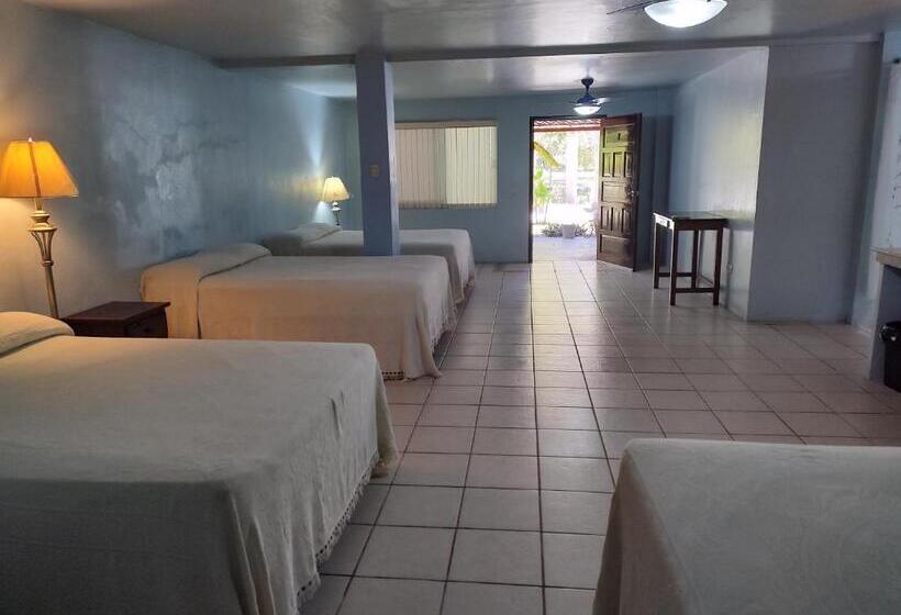 Quarto Quadruple Standart Vista Jardim, Freedom Shores La Gringa Hotel   Universally Designed