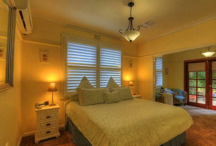 חדר סטנדרט עם מיטת קינג, Hillview Oak B&b