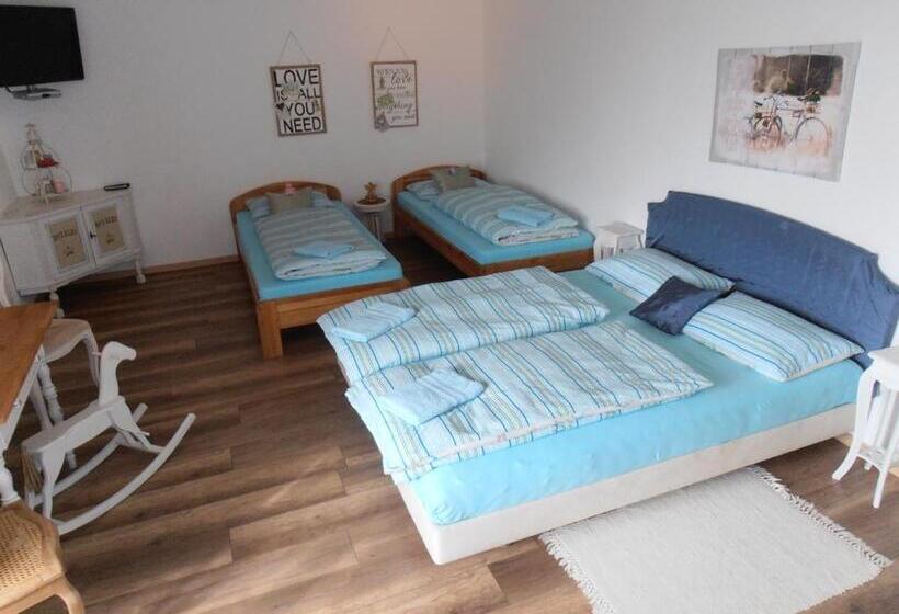 סוויטה משפחתית מוזלת, Don Camillo Gästehaus