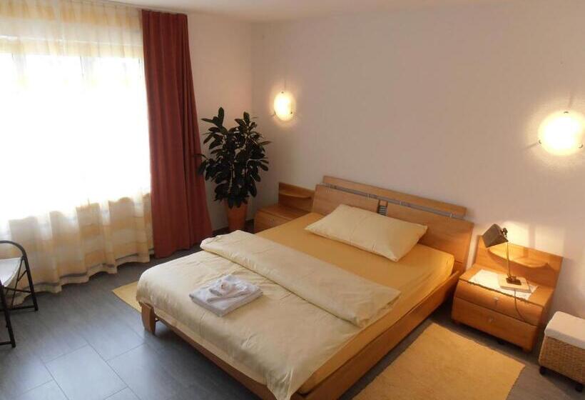 דירת חדר נוף לגינה, Don Camillo Gästehaus