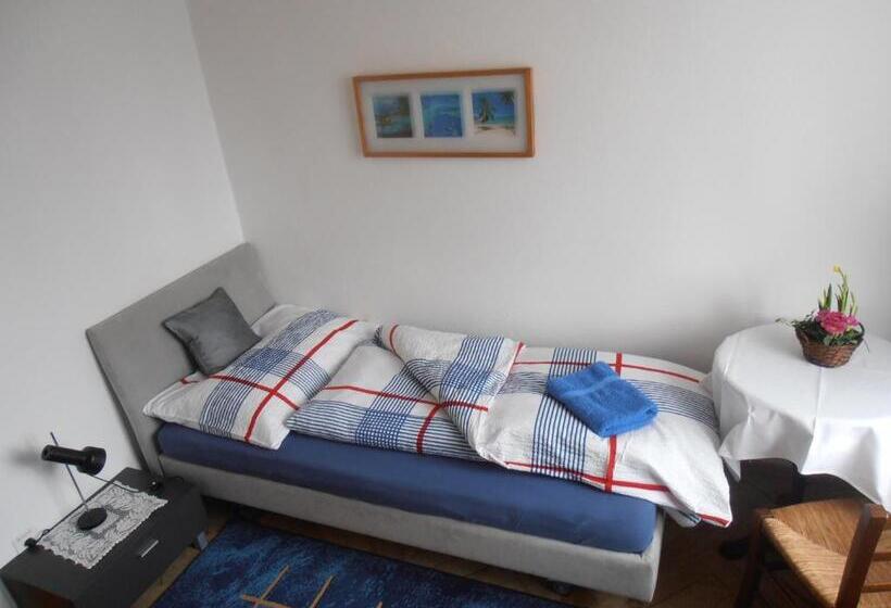 חדר סטנדרד יחיד חדר אמבטיה משותף, Don Camillo Gästehaus