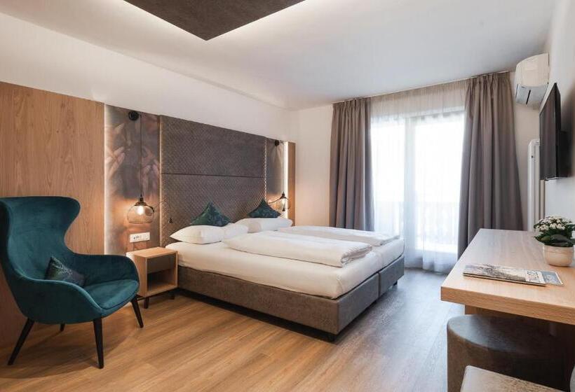 חדר סופריור, Förstlerhof