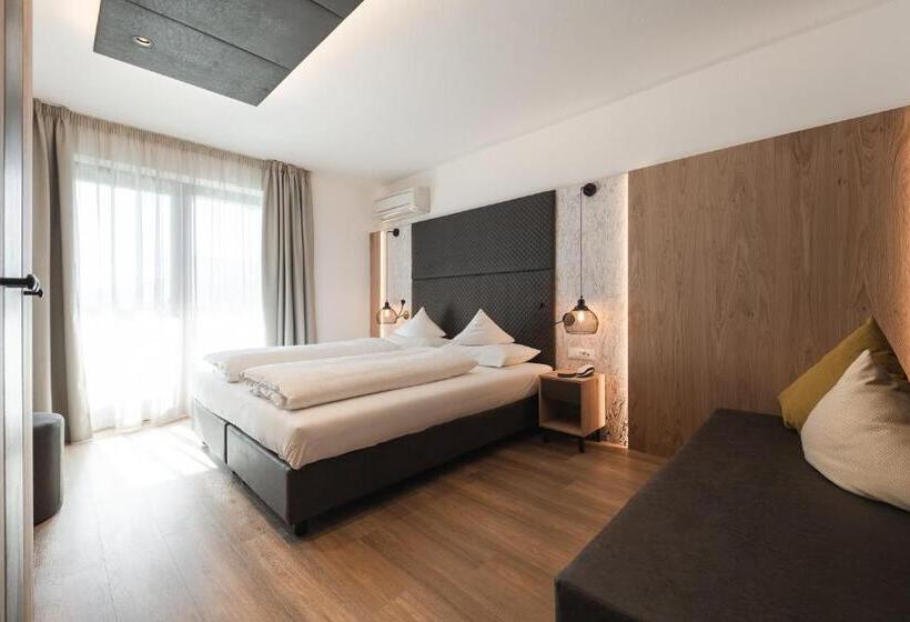 חדר סופריור, Förstlerhof