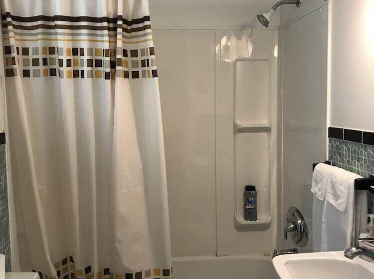 スタンダードルーム, Motel Des Erables