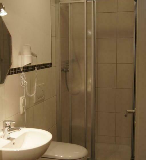 标准间, Pension Loni Theisen