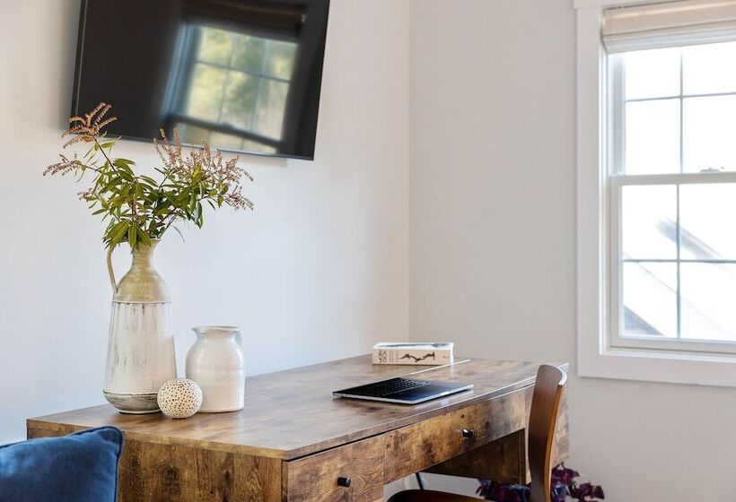 غرفة ديلوكس سرير كينج, Lambert S Cove Inn & Resort