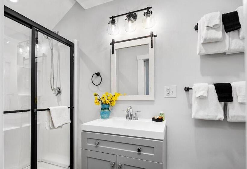 غرفة قياسية مزوَّدة بتراس, Lambert S Cove Inn & Resort