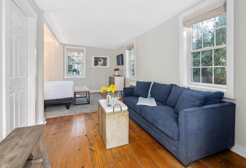 غرفة ديلوكس مزودة بتراس, Lambert S Cove Inn & Resort