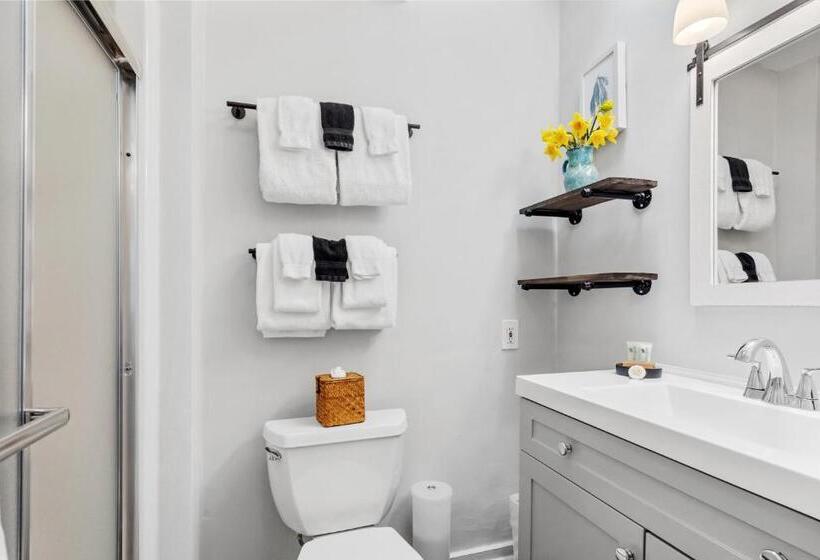 غرفة ديلوكس, Lambert S Cove Inn & Resort