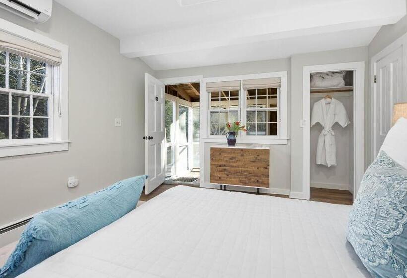 Quarto Deluxe, Lambert S Cove Inn & Resort