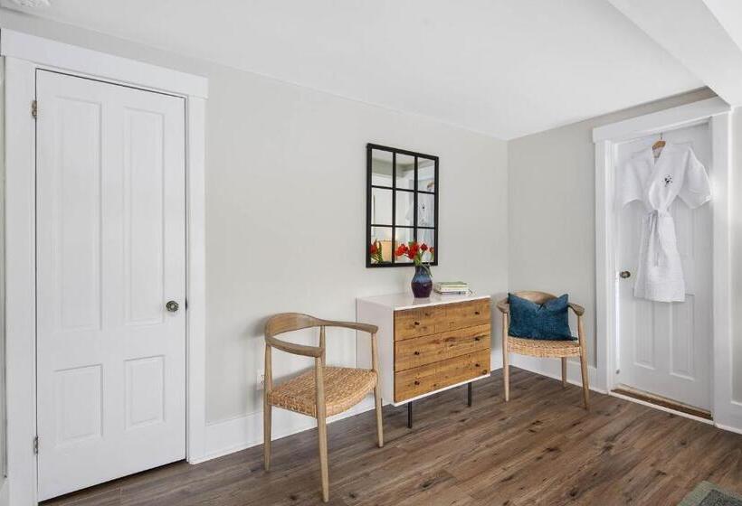 Quarto Estandar com Sacada, Lambert S Cove Inn & Resort