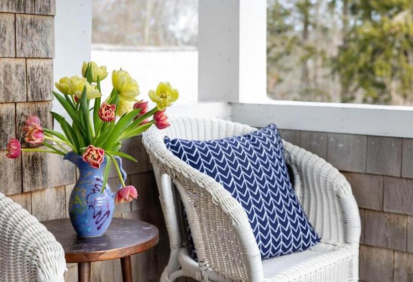 غرفة قياسية مزوَّدة بشُرفة, Lambert S Cove Inn & Resort