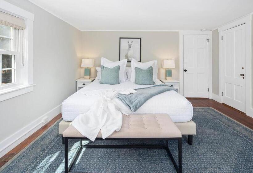 Quarto Superior, Lambert S Cove Inn & Resort