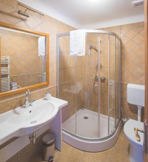 غرفة قياسية, Juhfark Fogadó és Borház