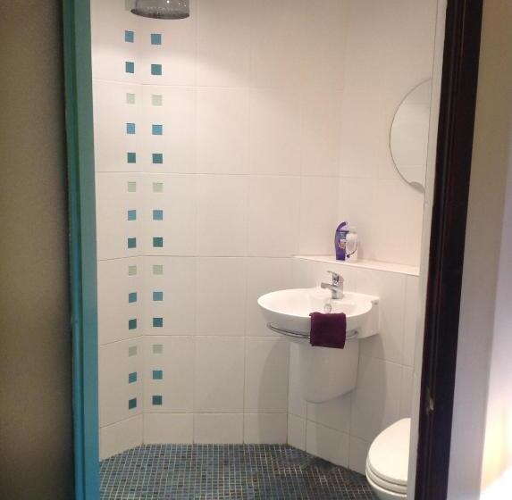 غرفة قياسية سرير كينج, Redroofs