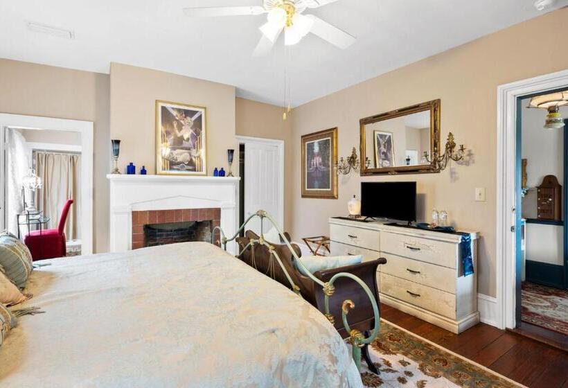 جناح ديلوكس, Goodbread House Bed And Breakfast