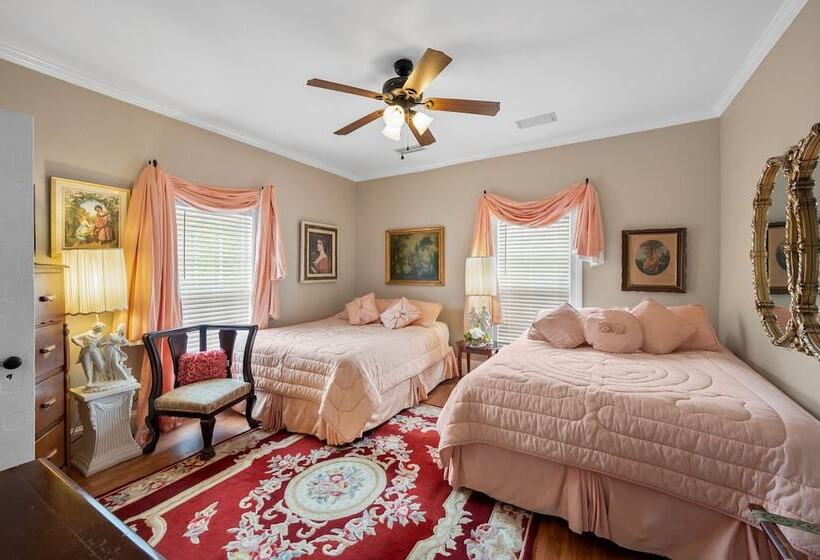 جناح ديلوكس, Goodbread House Bed And Breakfast