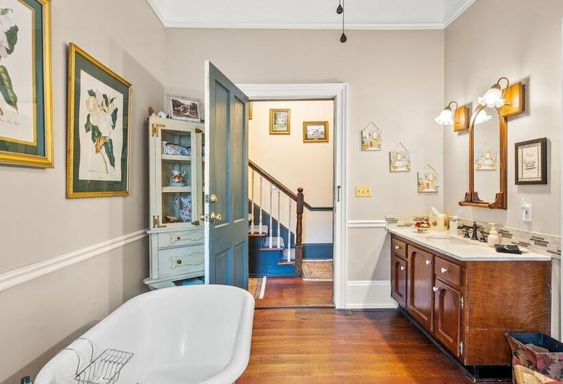 חדר סטנדרט לשלושה, Goodbread House Bed And Breakfast