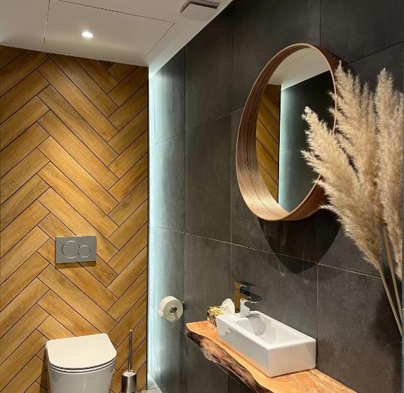 جناح, Templomvölgy Butik Hotel Mátrakeresztes