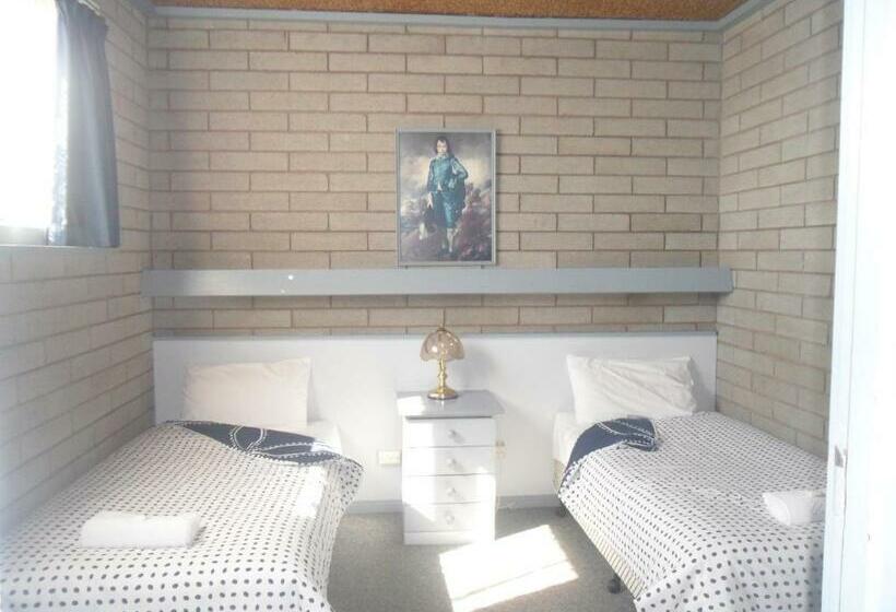 חדר משפחתי, Motel Dimboola