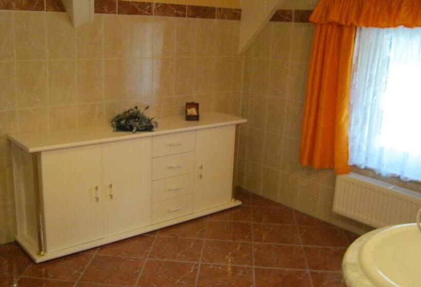 Номер Стандарт Трехместный, Gästehaus Am Schwarzer See