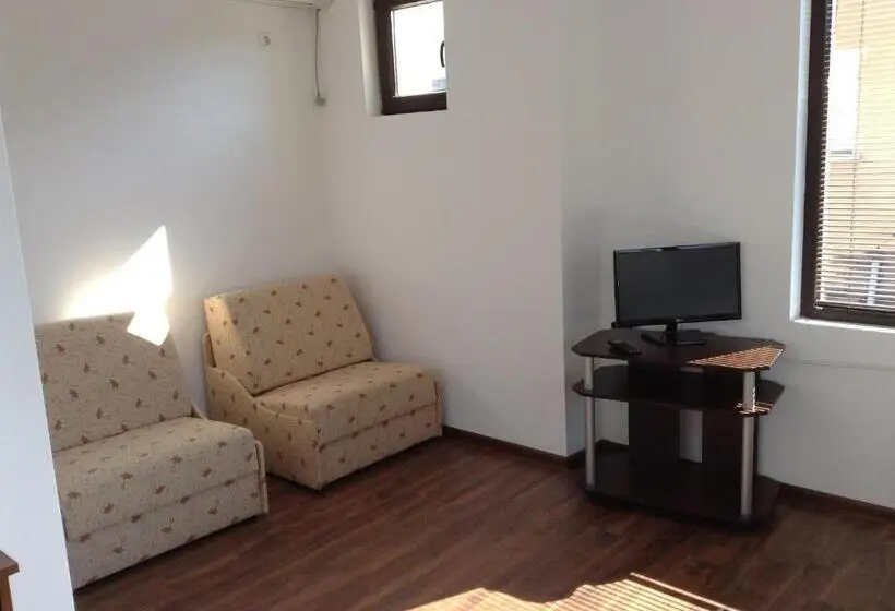 スタンダード４人部屋, Guest House Luchi
