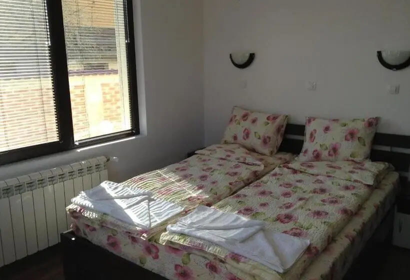 スタンダードトリプルルーム, Guest House Luchi