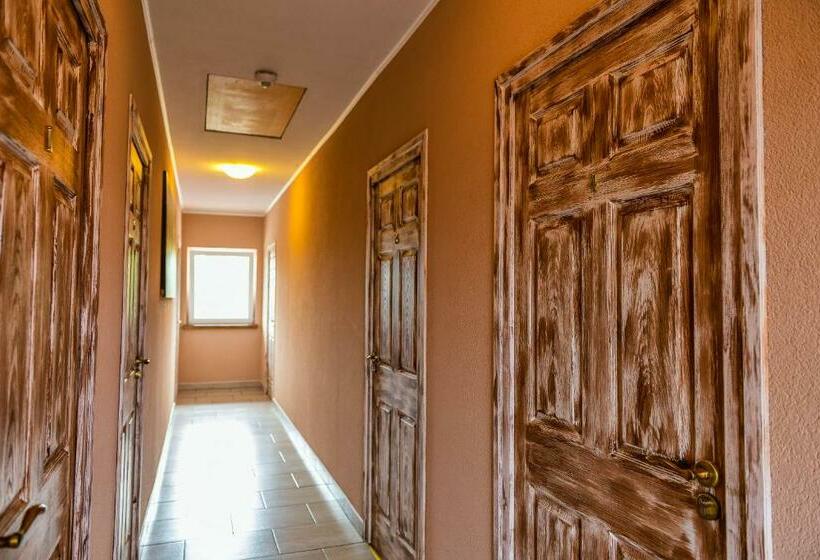 غرفة قياسية, Toscan Panzió