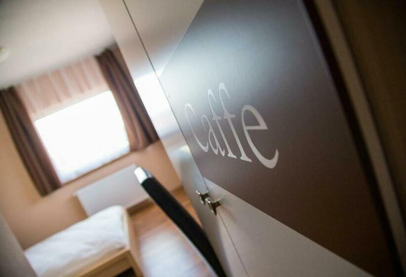 غرفة قياسية, Toscan Panzió