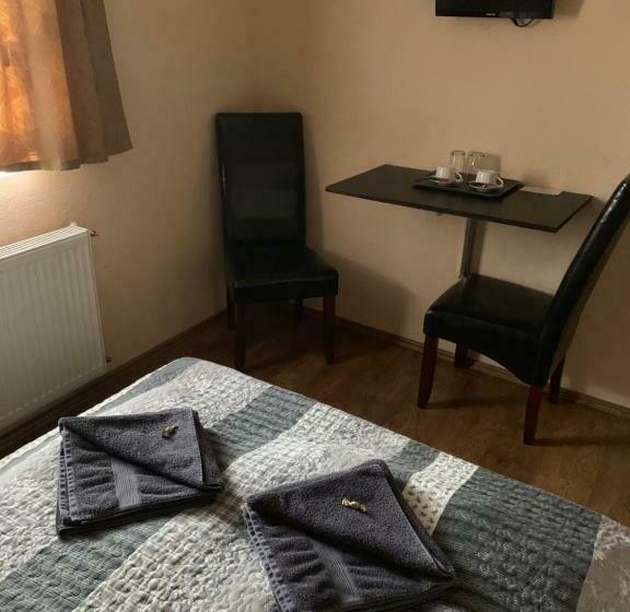 غرفة قياسية, Toscan Panzió